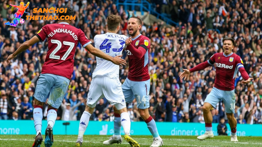 Các cầu thủ Leeds United đã chơi đẹp với Aston Villa.