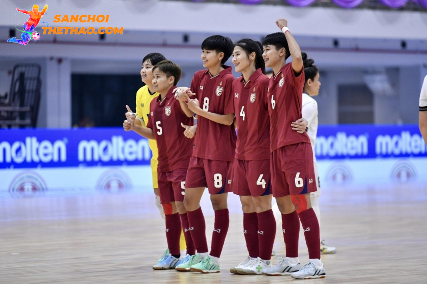 ĐT futsal nữ Thái Lan thị uy sức mạnh, đè bẹp đối thủ Iraq (Ảnh: FAT)