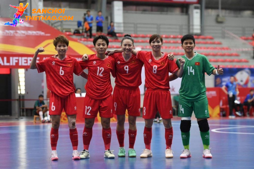 ĐT futsal nữ Việt Nam cũng tiến sát cơ hội dự VCk futsal World Cup 2025 (Ảnh: VFF)