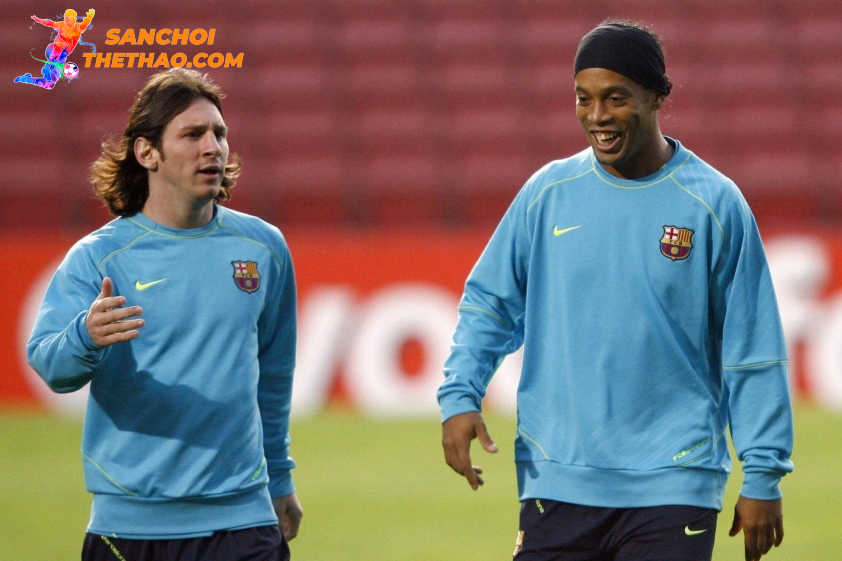 Messi luôn biết ơn sự chỉ bảo của Ronaldinho trong những ngày đầu của sự nghiệp.