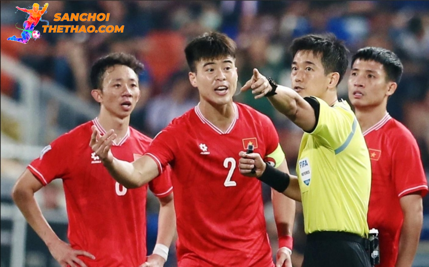 Duy Mạnh thể hiện khả năng ngoại ngữ ấn tượng tại AFF Cup 2024.